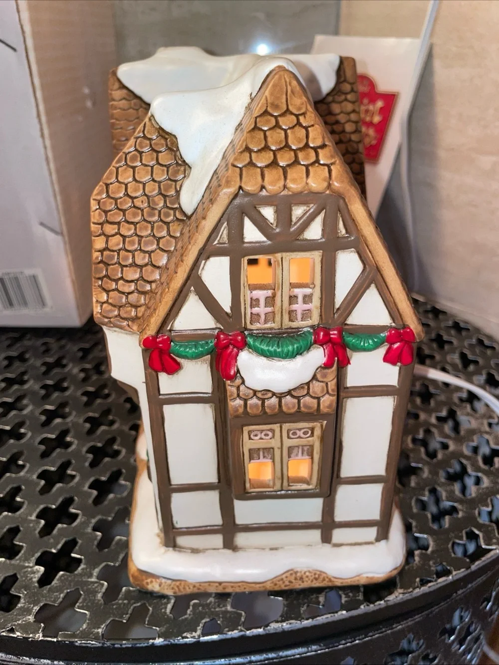 Lefton Hampshire Christmas House Ceramic 07336 Hand Painted 1989